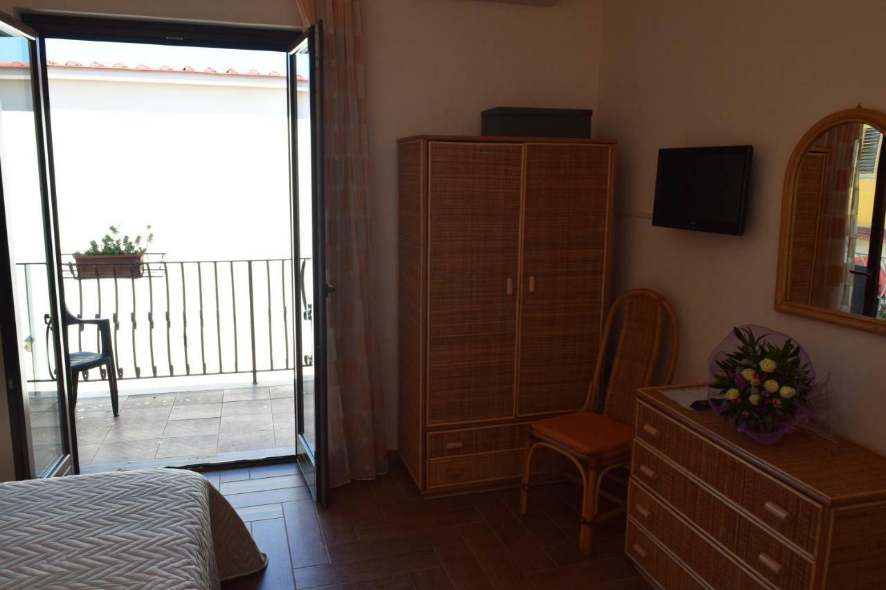 卡斯特沃托诺Bed &Breakfast Pinetamare住宿加早餐旅馆 外观 照片
