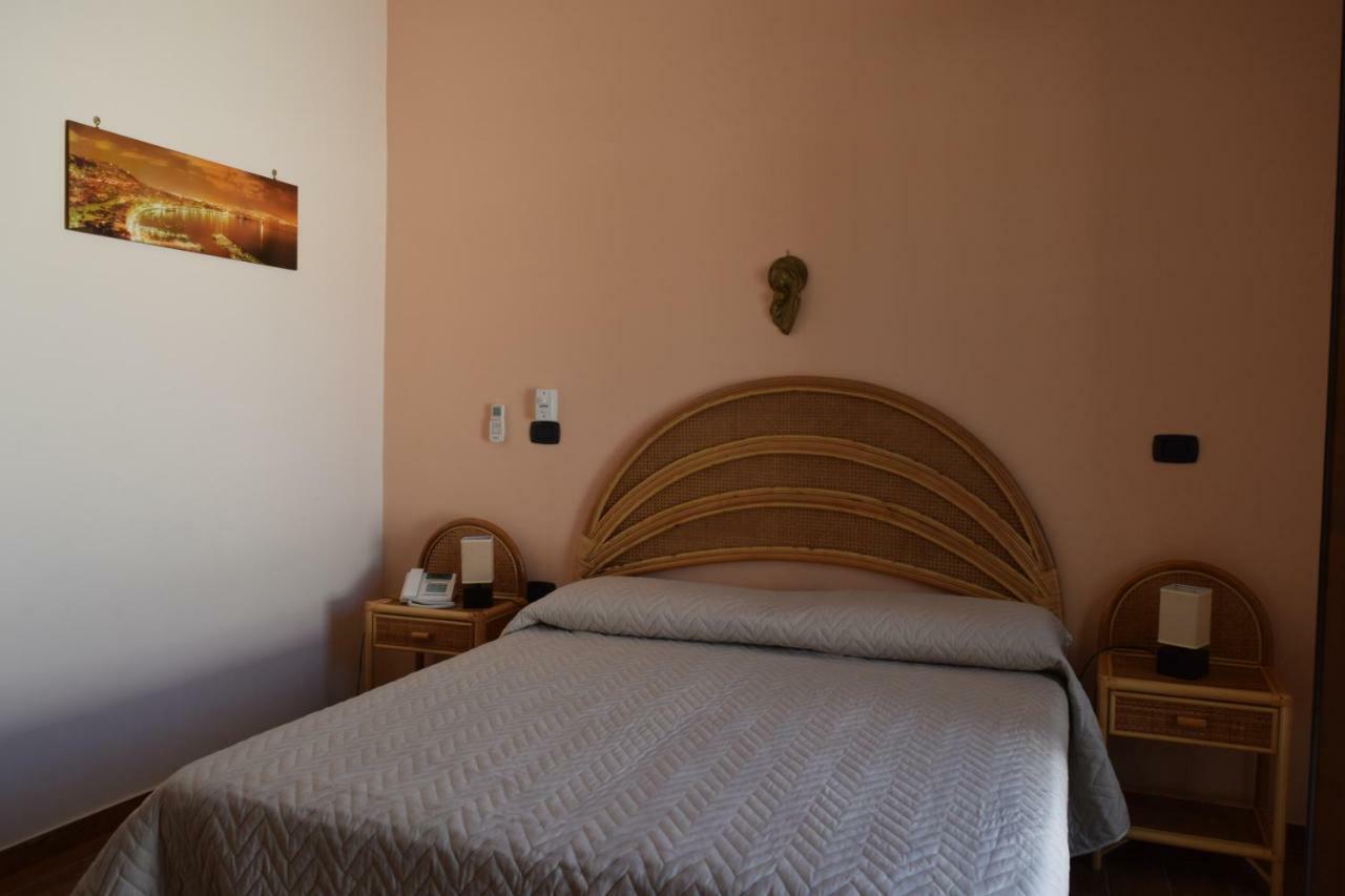 卡斯特沃托诺Bed &Breakfast Pinetamare住宿加早餐旅馆 外观 照片
